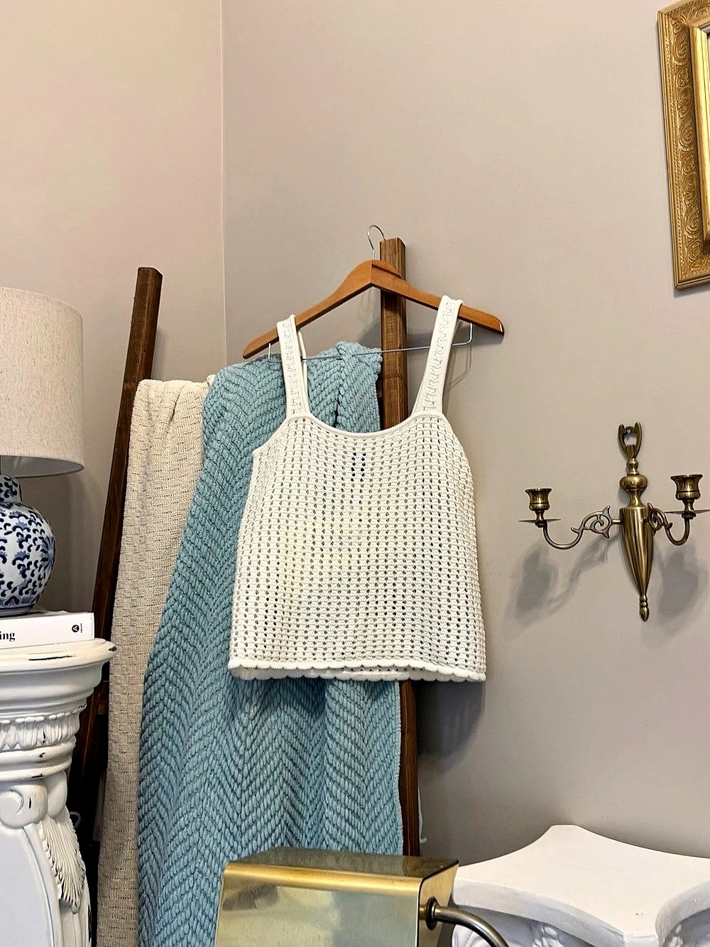 Gap Crochet Tank Top in Cream Size Medium